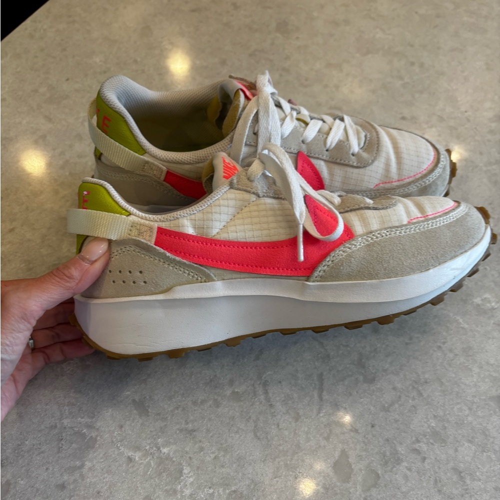 Nike women’s Waffle Debut, size 9, EUC, White and Pink Sneakers